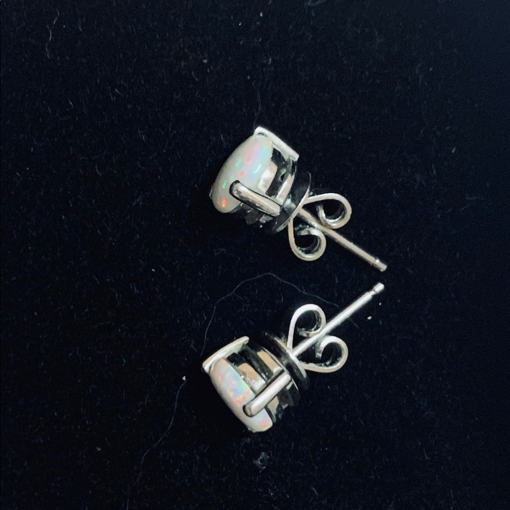 earrings - Picture 2 of 3